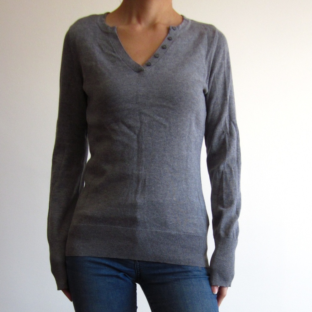 Jacob - Grey V-Neck Long Sleeve Shirt